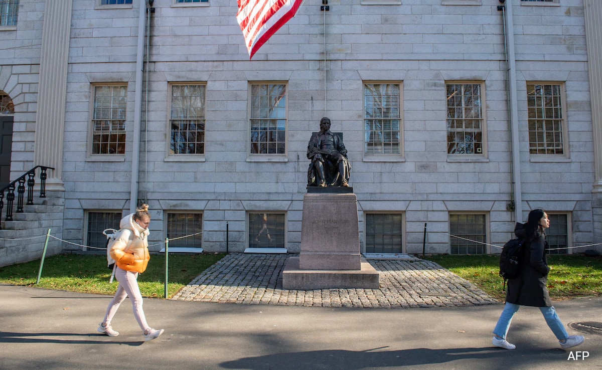 Donald Trump Wants Harvard University To Apologise White House