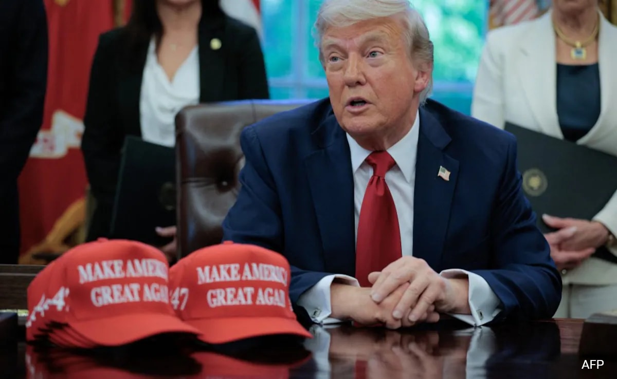 Donald Trump To Host Biggest Holders Of His Cryptocurrency For Dinner