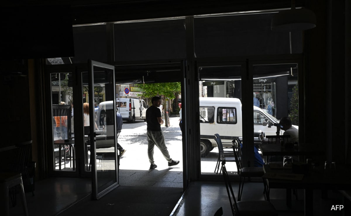 “Everything Is Totally Out Of Control”: Spain Brought To Halt By Huge Blackout